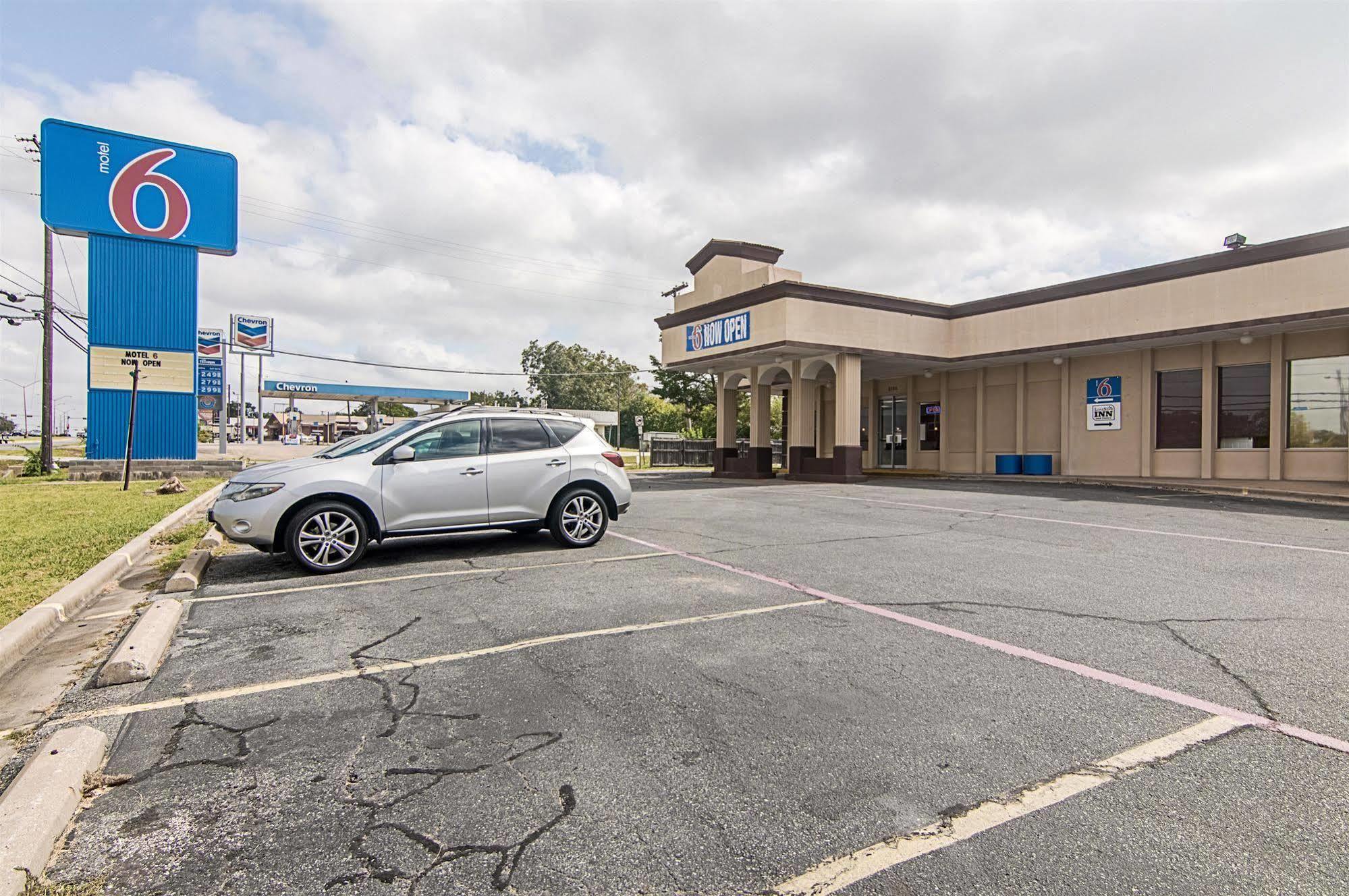 Executive Inn Sherman Exterior photo